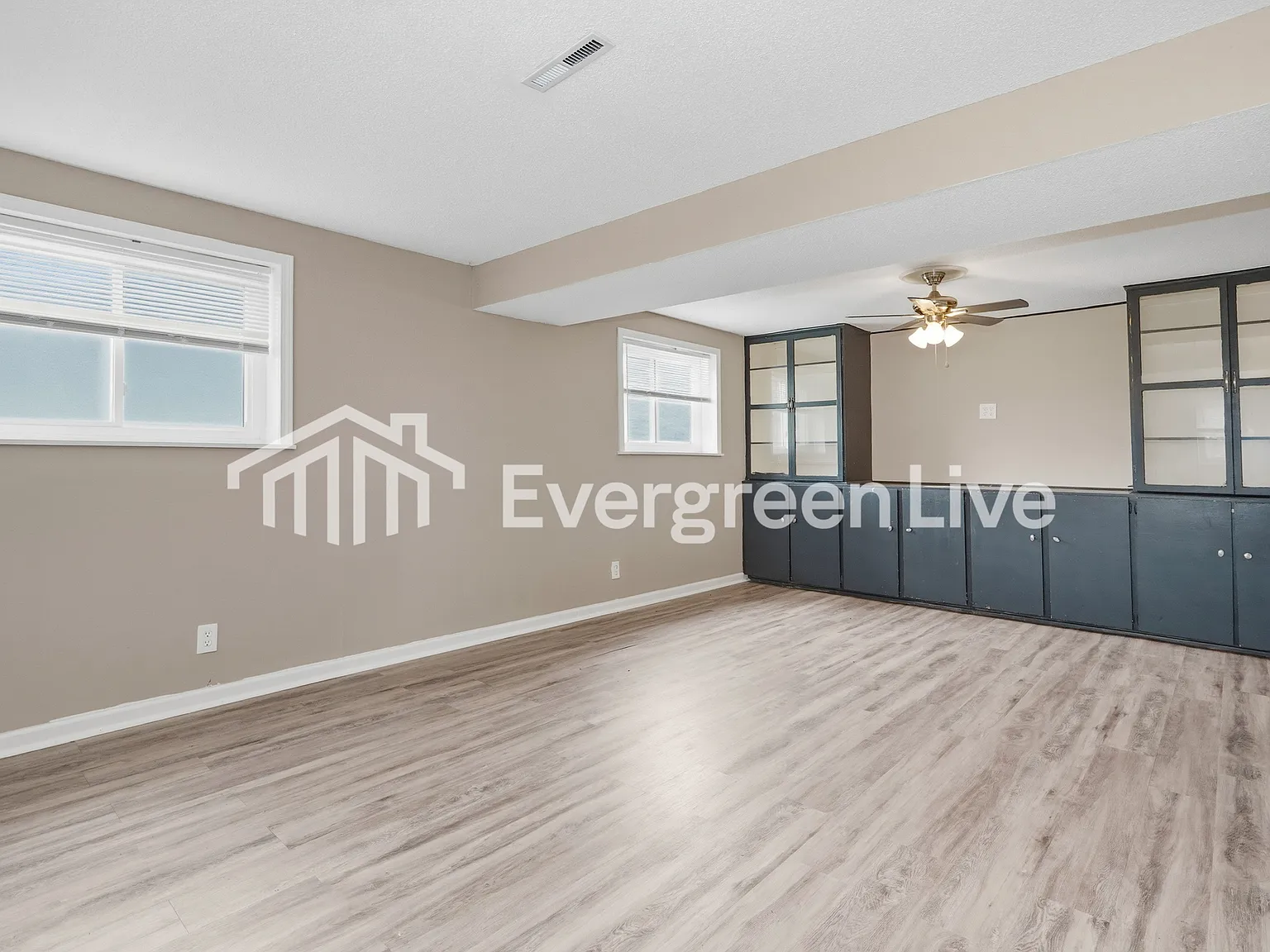 3 bed, 1.5 bath, 1410 sqft, $1,695 — Photo 3