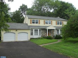 12 Westwood Dr, Ewing, NJ 08628
