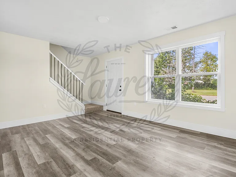The Laurel — Photo 9