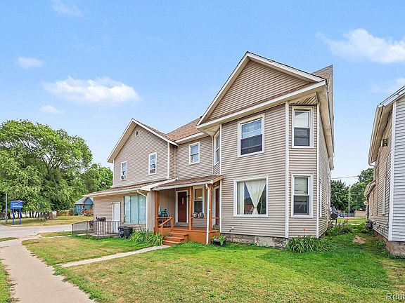 3rd image of 1202/1204 Lapeer Ave