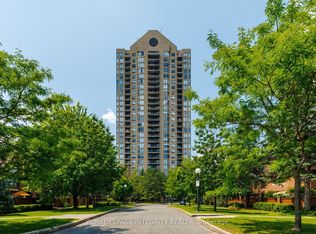 545 Saint Laurent Blvd #803, Ottawa, ON K1K 4H9