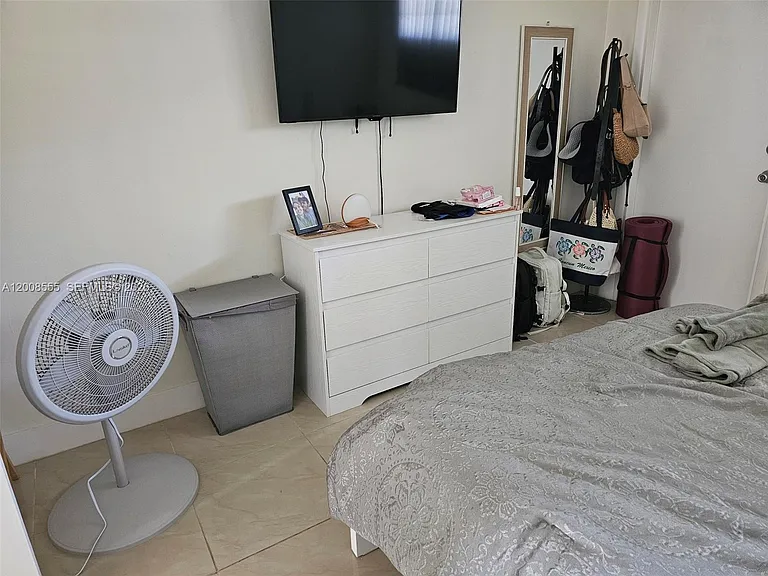 900 Tallwood Ave #207 — Photo 8
