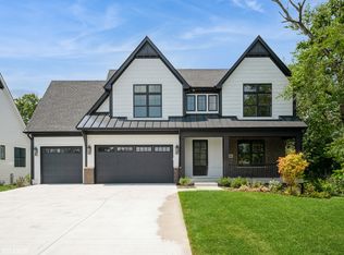 (Undisclosed Address), Willowbrook, IL 60527