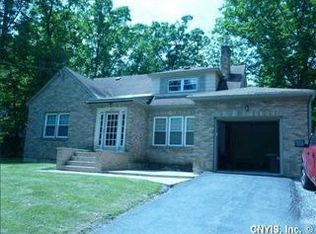 204 Wycliffe Rd, Syracuse, NY 13209