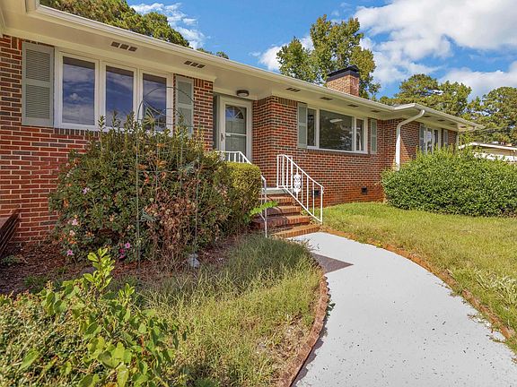 3rd image of 552 Zinnia Ln