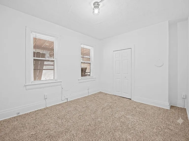2204 E Carson St — Photo 8