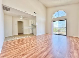 11200 Victory Blvd APT 6, North Hollywood, CA 91606