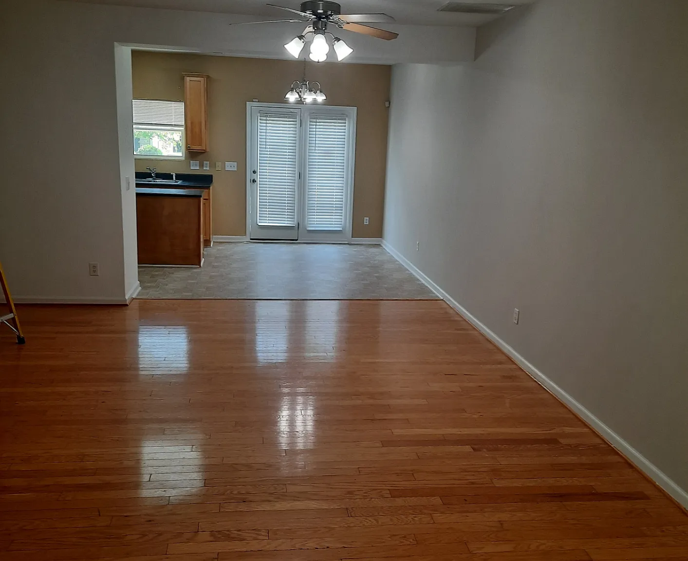 3 bed, 2.5 bath, 1520 sqft, $1,600 — Photo 4