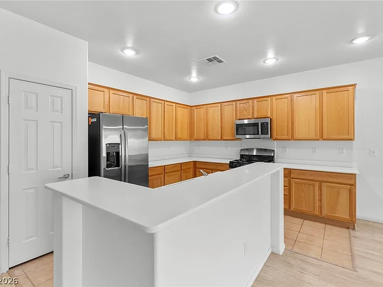 2250 Sandstone Cliffs Dr — Photo 9