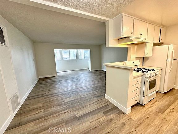 2nd image of 805 Glenway Dr Unit 205