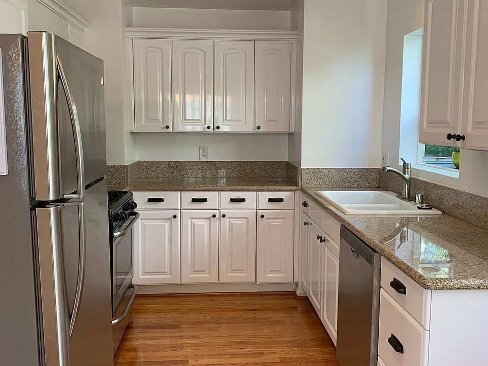 Kitchen: granite countertops, new kitchen cabinets, stainless-steel refrigerator, stove, dishwasher & microwave