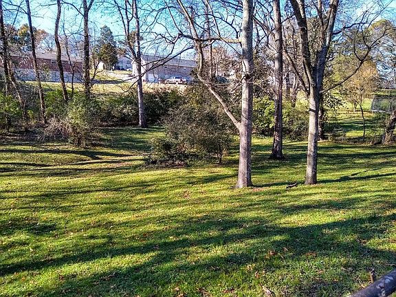 5th image of 143 Lakeside Park Dr
