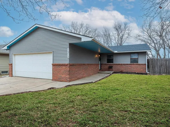 1312 E Peach Ave, Haysville, KS 67060