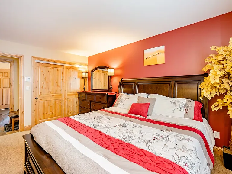 225 Eagle Dr #10B — Photo 12