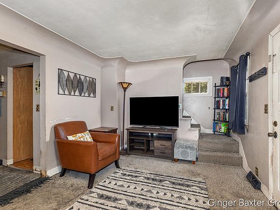4th image of 2600 Day Ave NW