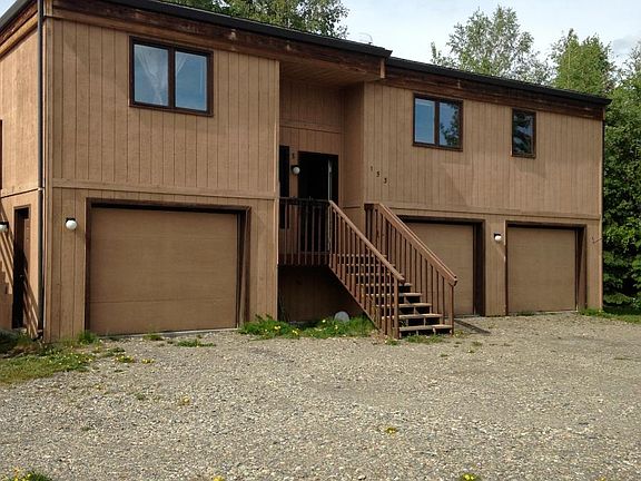 2nd image of 153 Palace Cir #2
