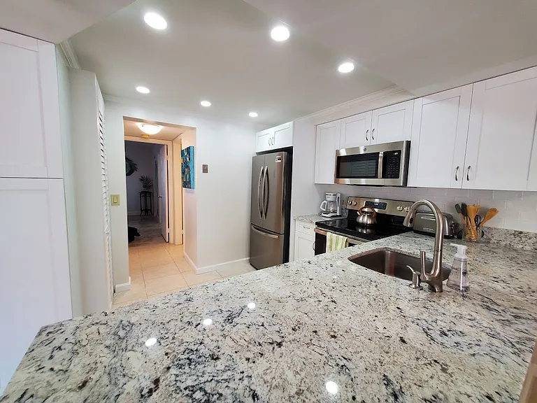 1605 S US Highway 1 #F203 — Photo 3