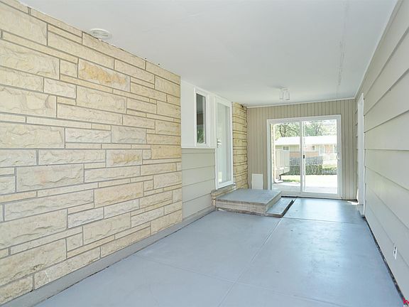 2nd image of 1011 Carlos Dr