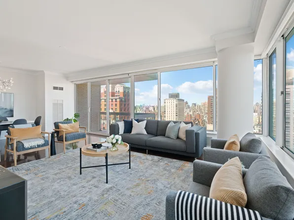 200 East 69th Street image 2 of 17
