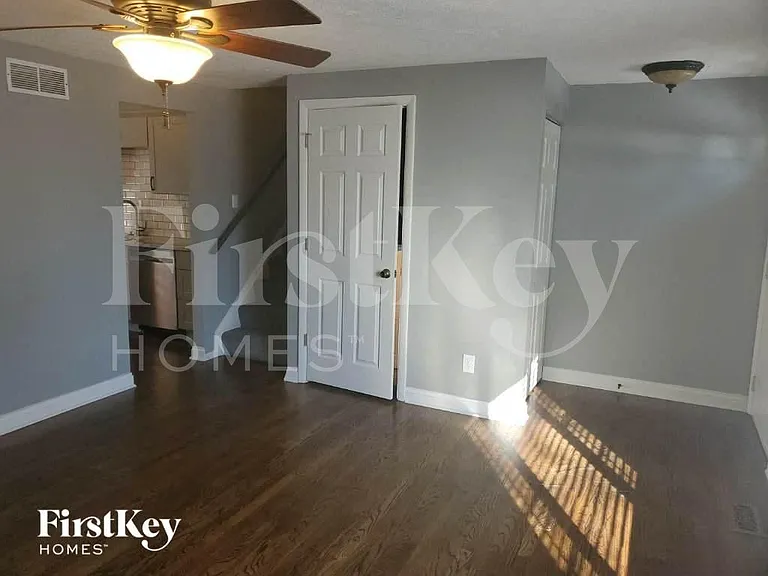 4207 Edinburgh Dr — Photo 4