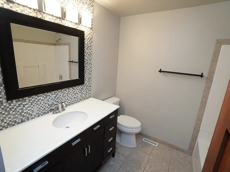 698 S Berwick Dr — Photo 18