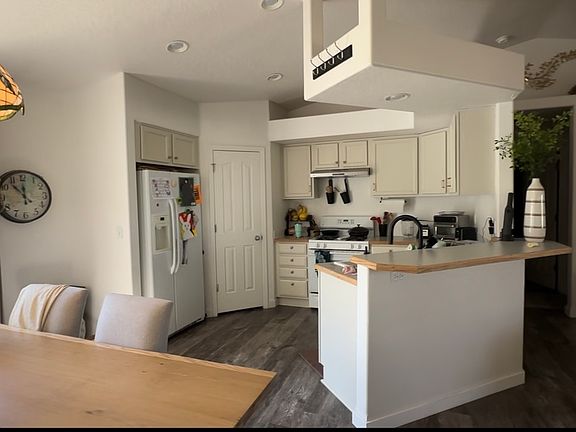5th image of 3003 W Pudu St