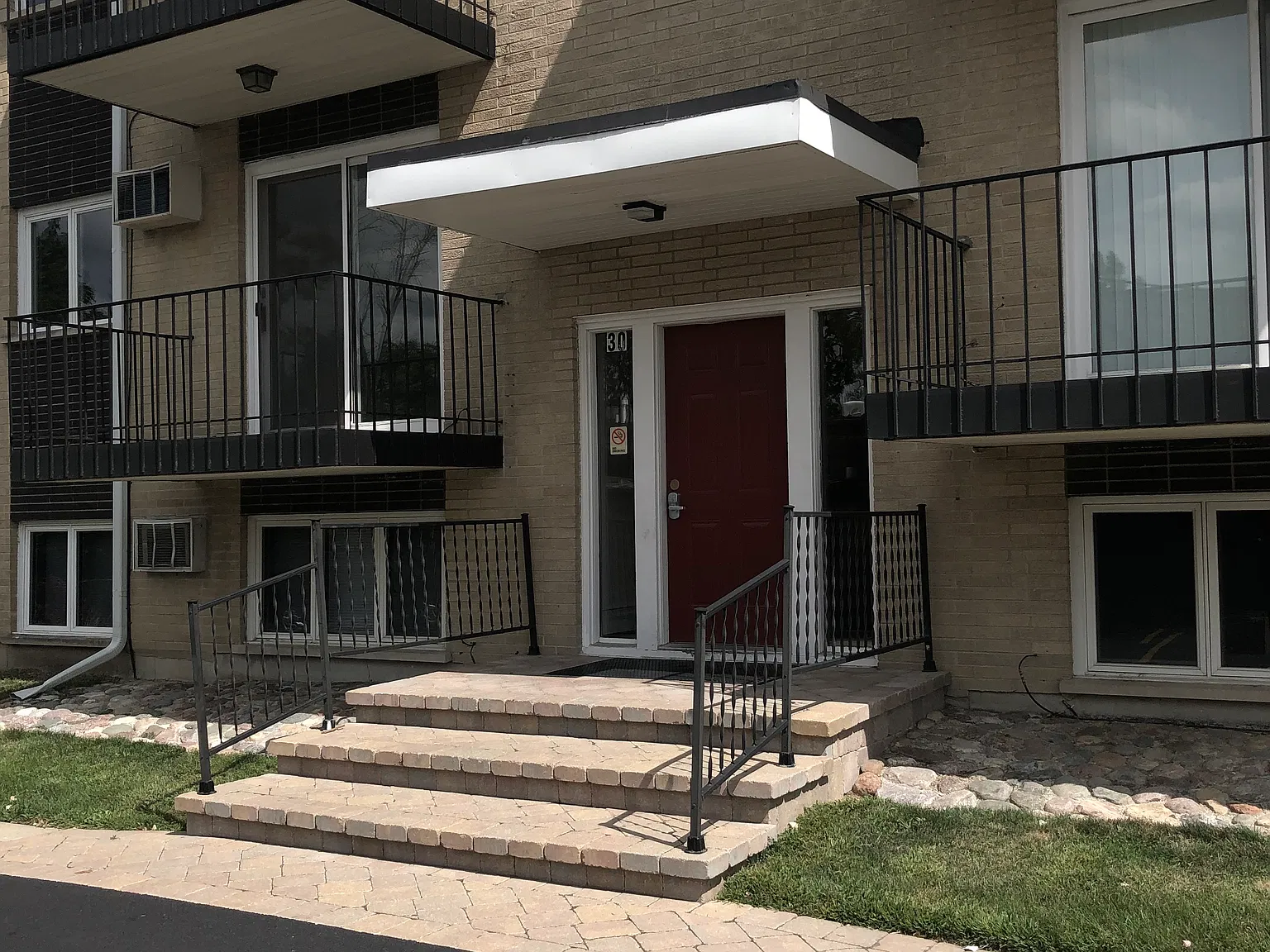 1 bed, 650 sqft, $1,130 — Photo 2