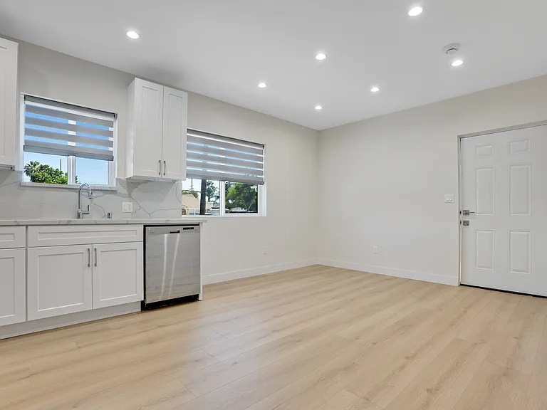 16639 Blackhawk St — Photo 5