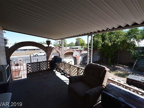 3rd image of 3412 Montego Dr