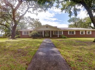 960 N Shem Dr, Mount Pleasant, SC 29464