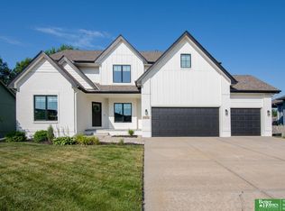 2318 S 177th St, Omaha, NE 68130