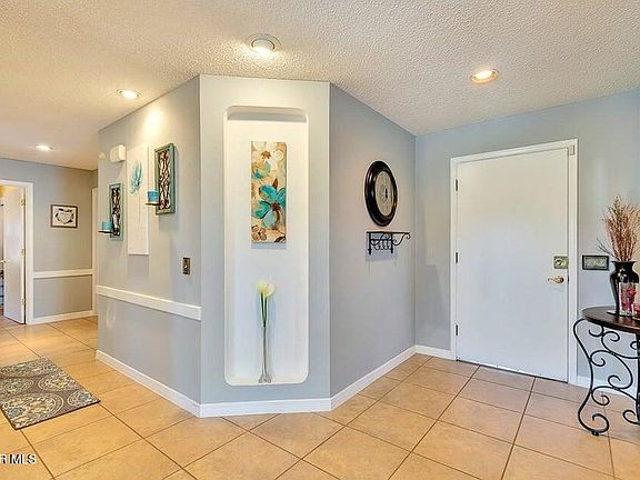 3rd image of 4376 Loma De Oro Dr