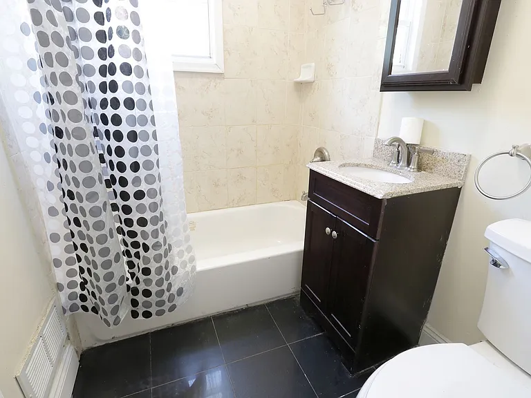 433 S Beech St — Photo 7