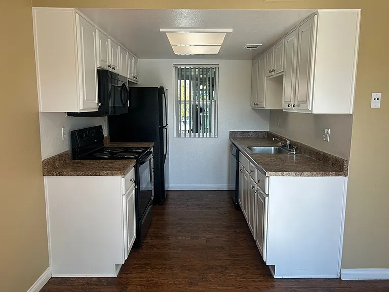 Corona Pointe Resort — Photo 128