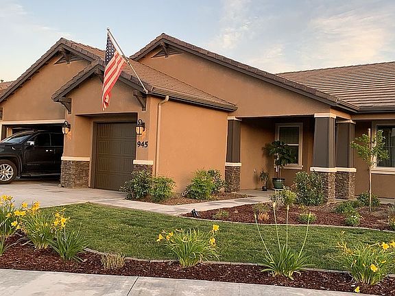 2nd image of 945 E Mesa Ct