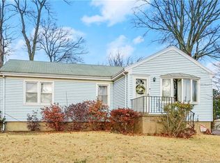 36 Donald Ct, Bridgeport, CT 06606