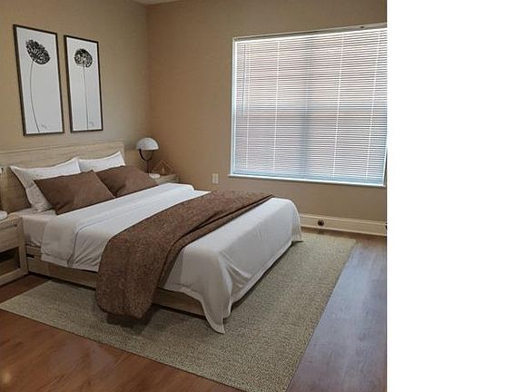 3rd image of 550 Sommer Way