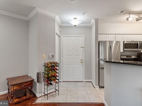 5th image of 2204 Westcourt Ln APT 117