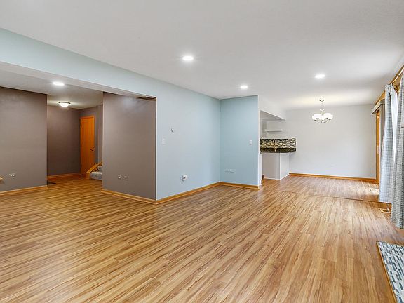 4th image of 11858 Somerset Rd #11858