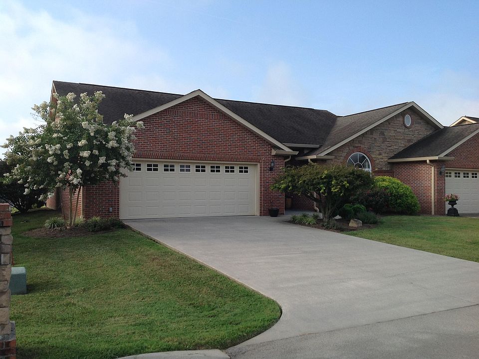 1st image of 2710 Manassas Dr