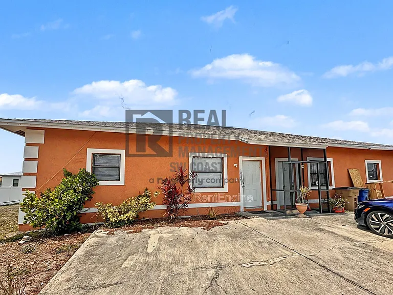 1043 Abrams Blvd — Photo 8