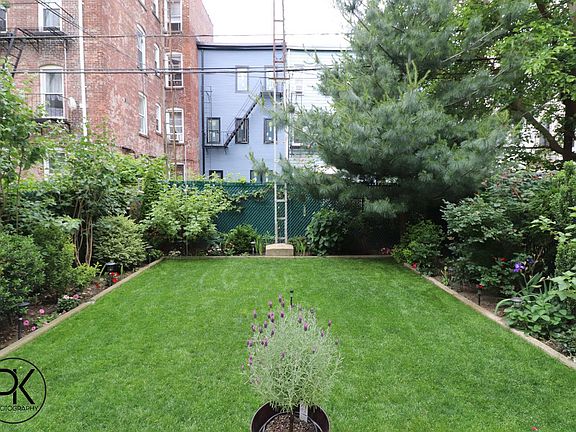 3rd image of 241 Kingsland Ave APT 1L