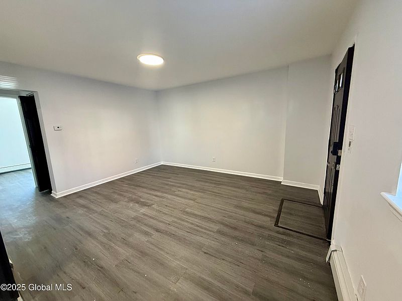 4th image of 62 Catherine Street