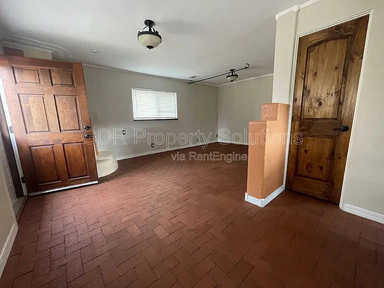 2440 Rose Ave NW — Photo 11