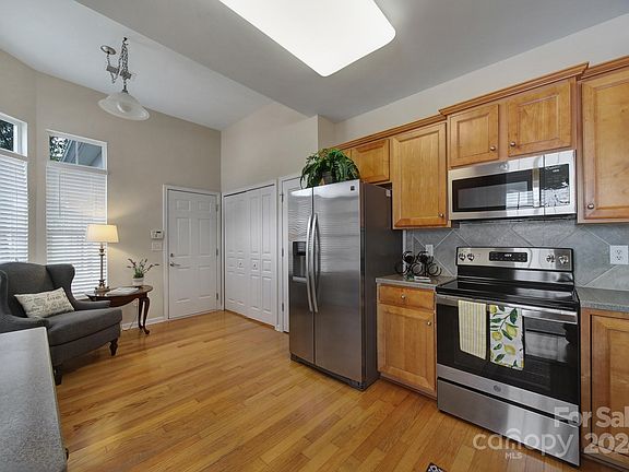 5th image of 17495 Hawks View Dr