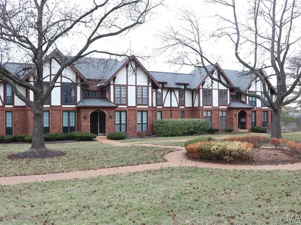 927 Claytonbrook Dr APT 3, Ballwin, MO 63011