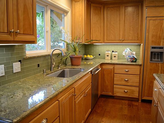 3rd image of 359 W Portola Ave