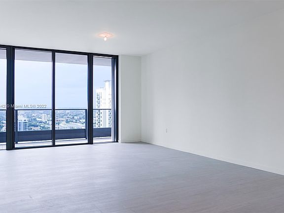 5th image of 1000 Brickell Plz #3208