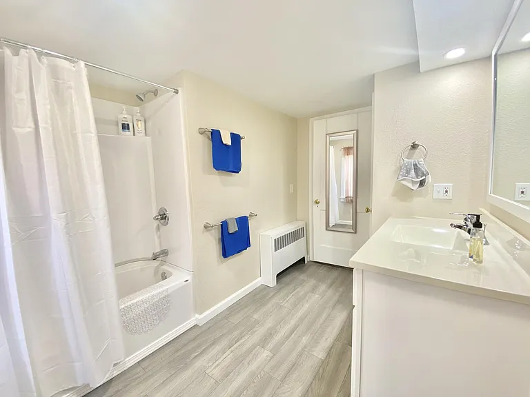 1025 Cherry St — Photo 4