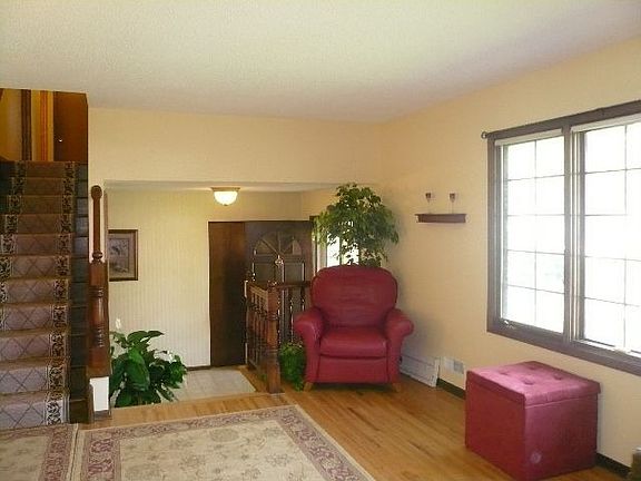 4th image of 3313 Selkirk Dr